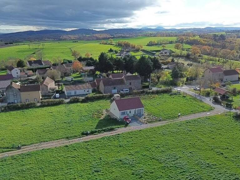 Terrain constructible et viabilisé - 983 m² — photo 1