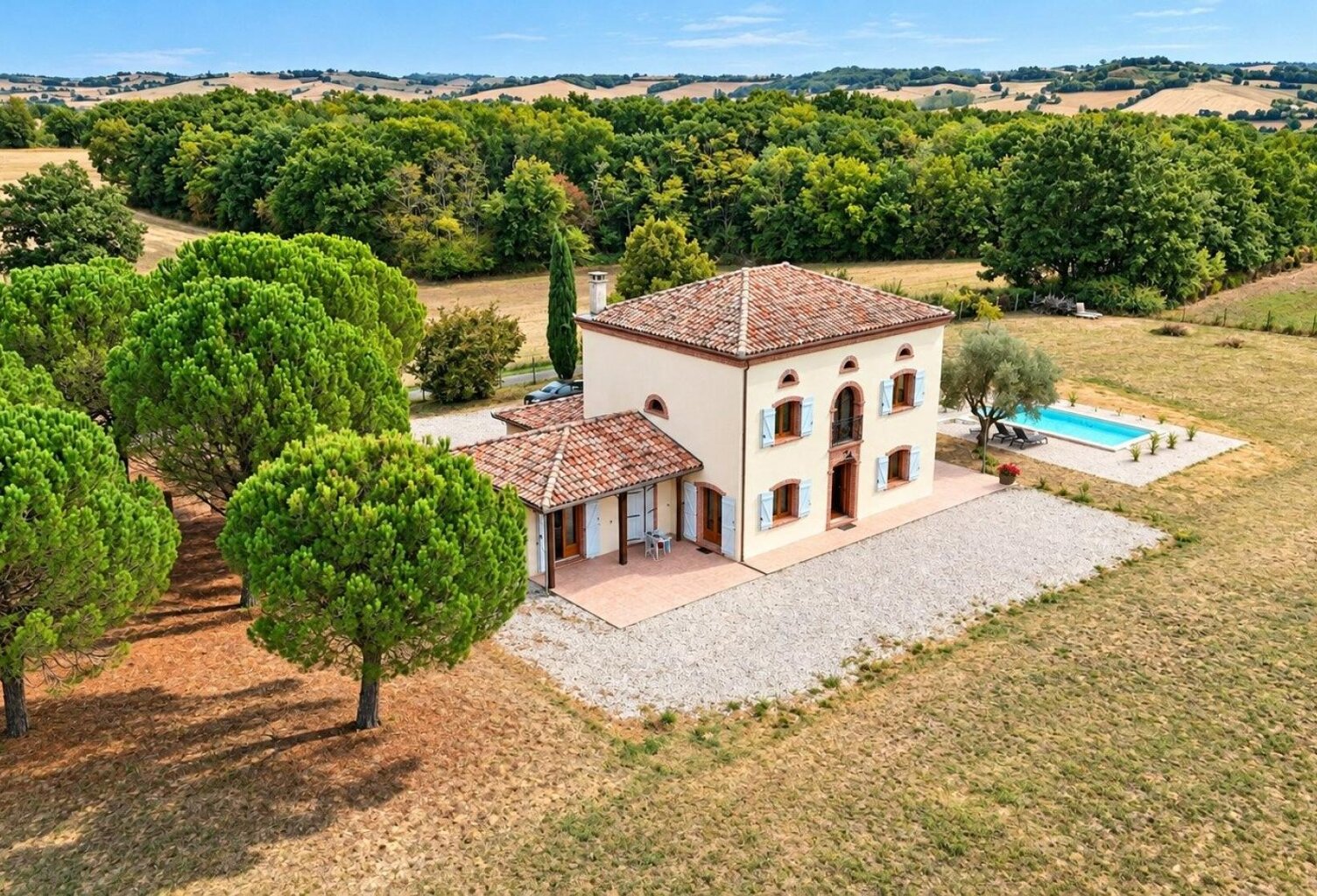 PROPRIÉTÉ D'EXCEPTION  226 M² DE CHARME ET DE PRESTATIONS HAUT DE GAMME, PISCINE ET PARC DE PLUS DE 9 000 M² ! — photo 1