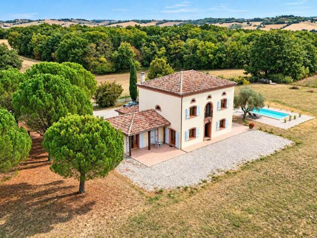 PROPRIÉTÉ D'EXCEPTION  226 M² DE CHARME ET DE PRESTATIONS HAUT DE GAMME, PISCINE ET PARC DE PLUS DE 9 000 M² ! — photo du bien