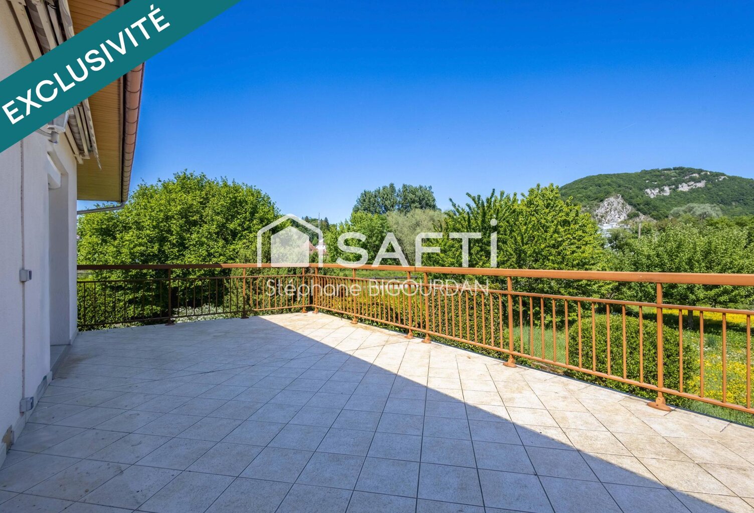 Maison Avanne : 151m², 6 pièces, sous-sol, grenier, 8 ares — photo 1