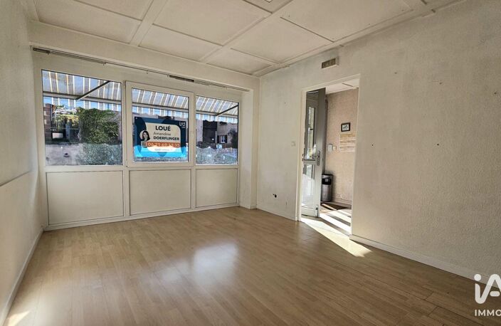 Location Local d'activités 60 m&sup2; — photo 3