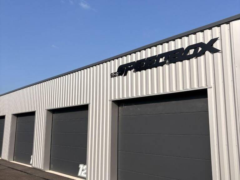 Location Local d'activités 45 m&sup2; — photo 1