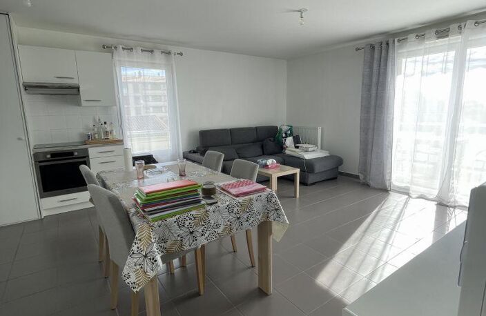 Location Appartement 3 pièces — photo 2