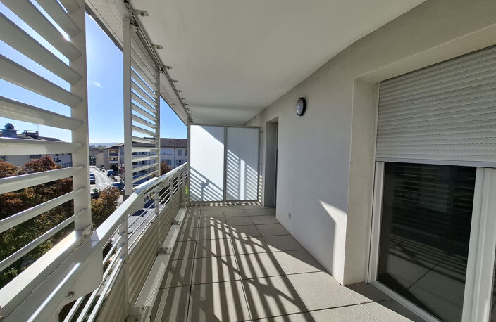 Appartement T4 lumineux avec terrasse et garage   Centre de — photo 2