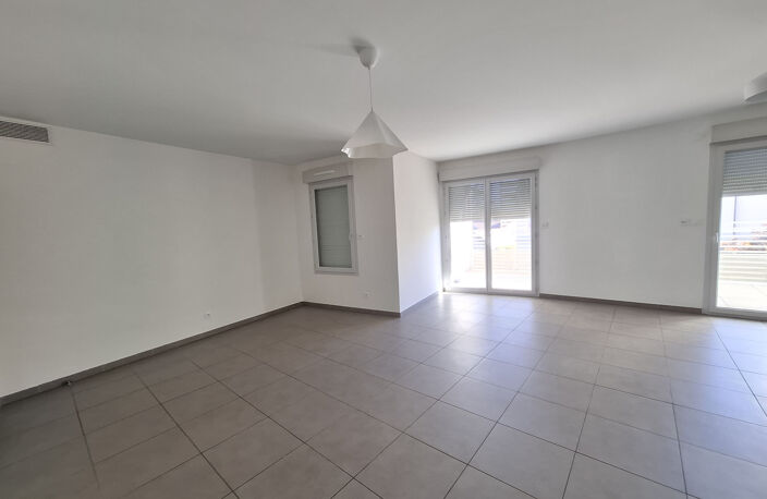 Appartement T4 lumineux avec terrasse et garage   Centre de — photo 3