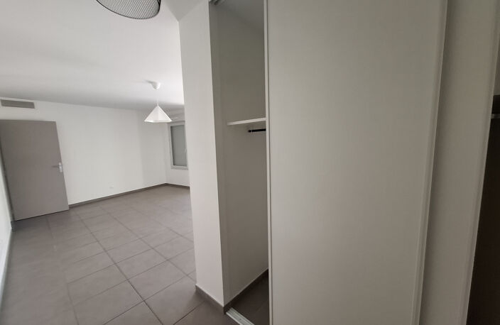 Appartement T4 lumineux avec terrasse et garage   Centre de — photo 5