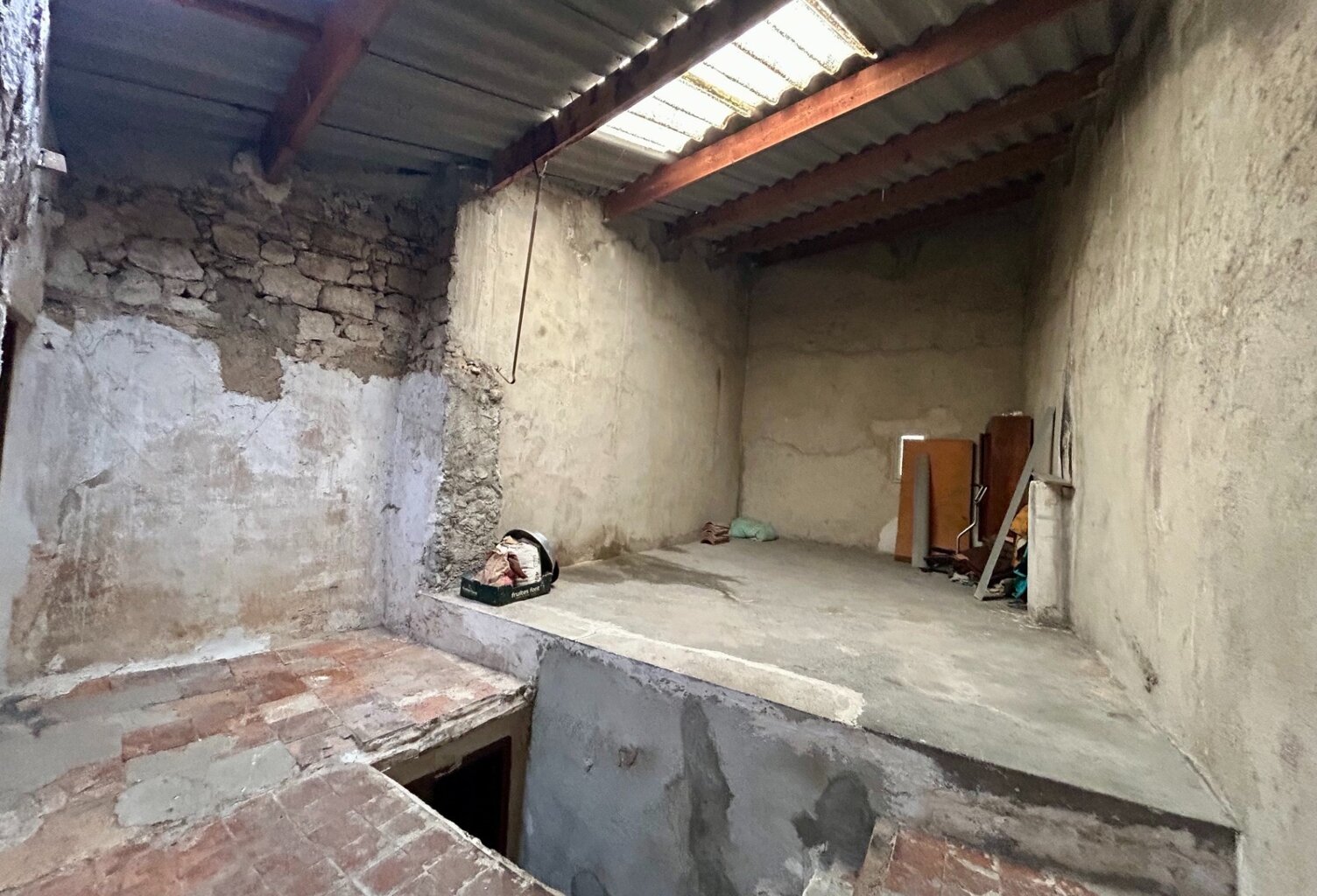 Maison de village a renover avec grand garage — photo 1