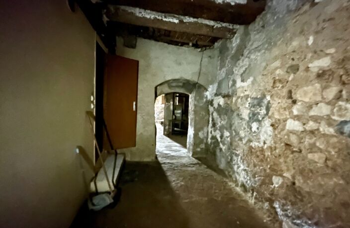 Maison de village a renover avec grand garage — photo 5