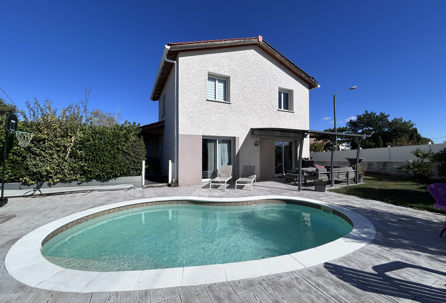 Maison récente T4 duplex avec piscine — photo 1