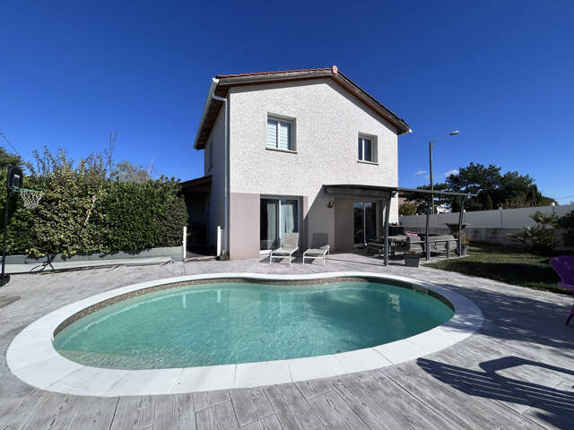 Maison récente T4 duplex avec piscine — photo du bien