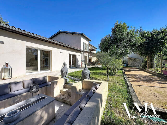 Propriété d'exception de 291m2 sur une parcelle de 3200m2 — photo du bien