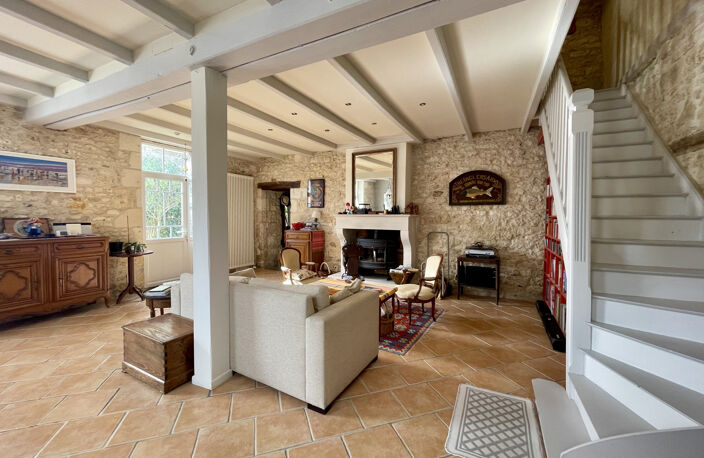 Le Gua - Maison en pierre avec patio et dépendances — photo 3