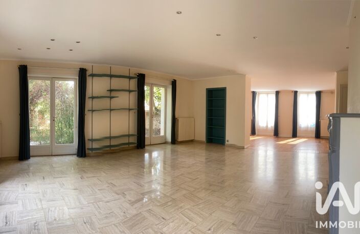 Location Maison traditionnelle 8 pièces — photo 2