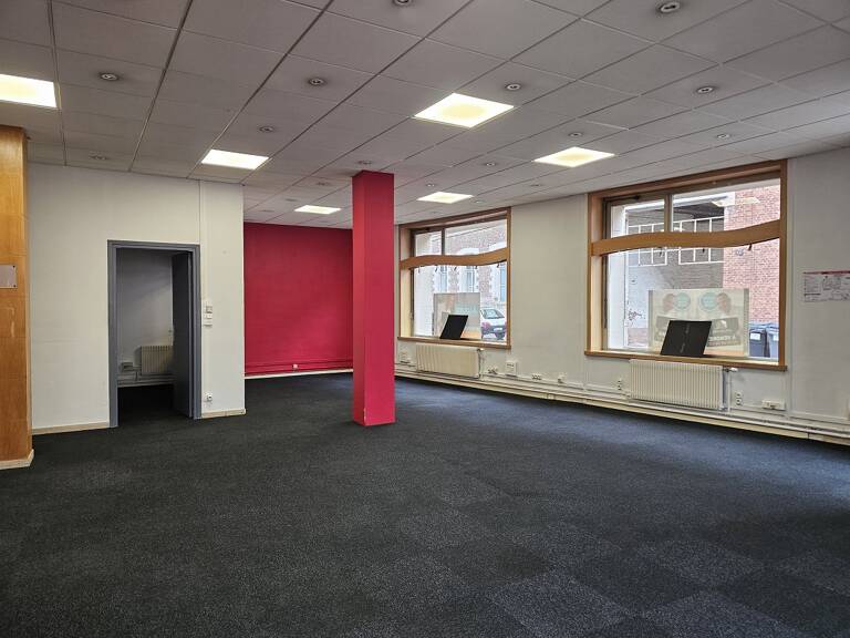 Local commercial — photo 1
