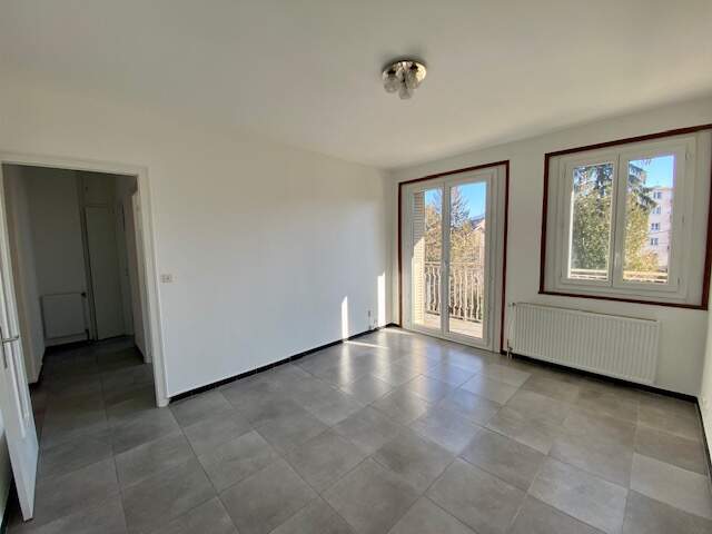 T1 proche Château Rouge & Château Bleu — photo du bien