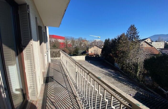 T1 proche Château Rouge & Château Bleu — photo 4