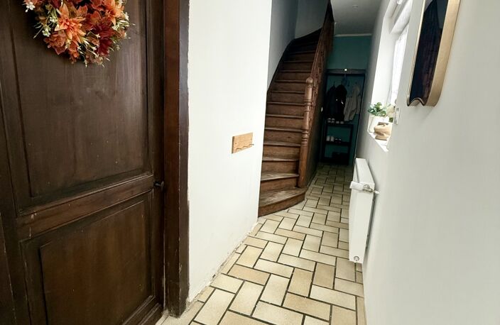 Vente Maison/villa 9 pièces — photo 2