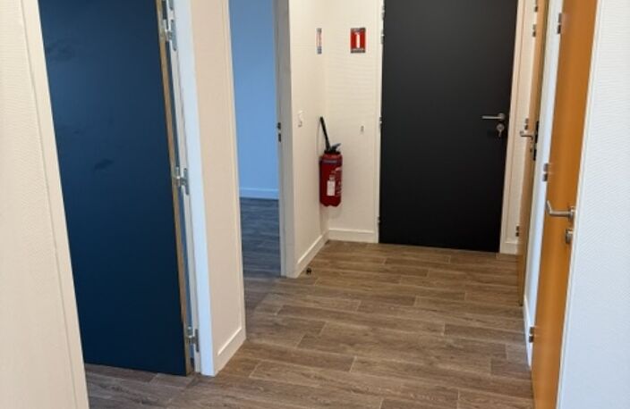 Vente Boutique/Local commercial 104 m&sup2; — photo 2
