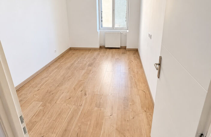 À LOUER   APPARTEMENT T3 DE 65 m2 EN PLEIN CENTRE-VILLE DE L — photo 2