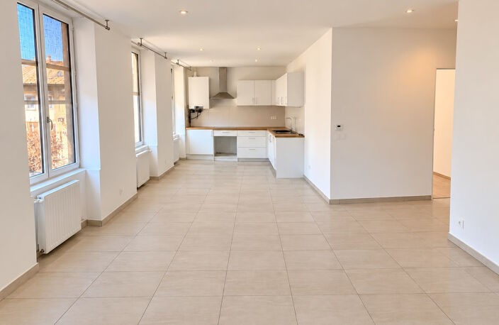 À LOUER   APPARTEMENT T3 DE 65 m2 EN PLEIN CENTRE-VILLE DE L — photo 4