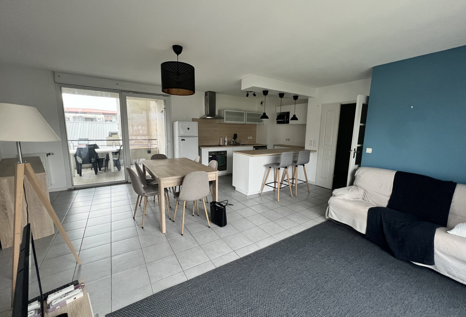 T3 MEUBLE AVEC TERRASSE ET GARAGE - GRENOBLE AMPERE — photo 1