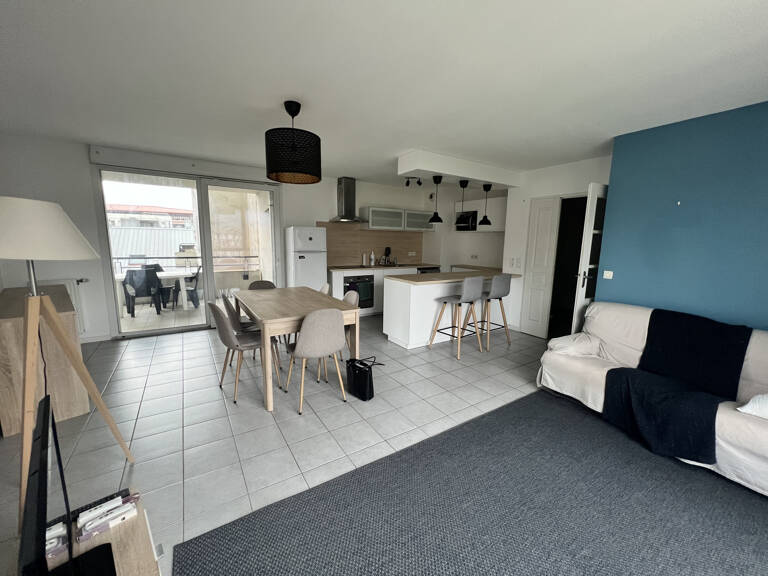 T3 MEUBLE AVEC TERRASSE ET GARAGE - GRENOBLE AMPERE — photo 1