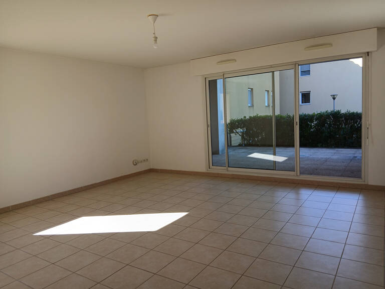 VENTE - APPARTEMENT - 3 PIECES - 74 M2 - ALES — photo 1