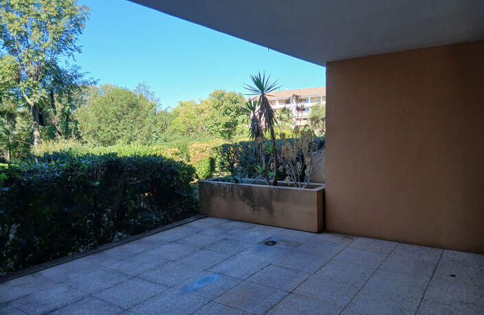 VENTE - APPARTEMENT - 3 PIECES - 74 M2 - ALES — photo 2