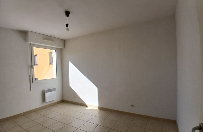 VENTE - APPARTEMENT - 3 PIECES - 74 M2 - ALES — photo 5