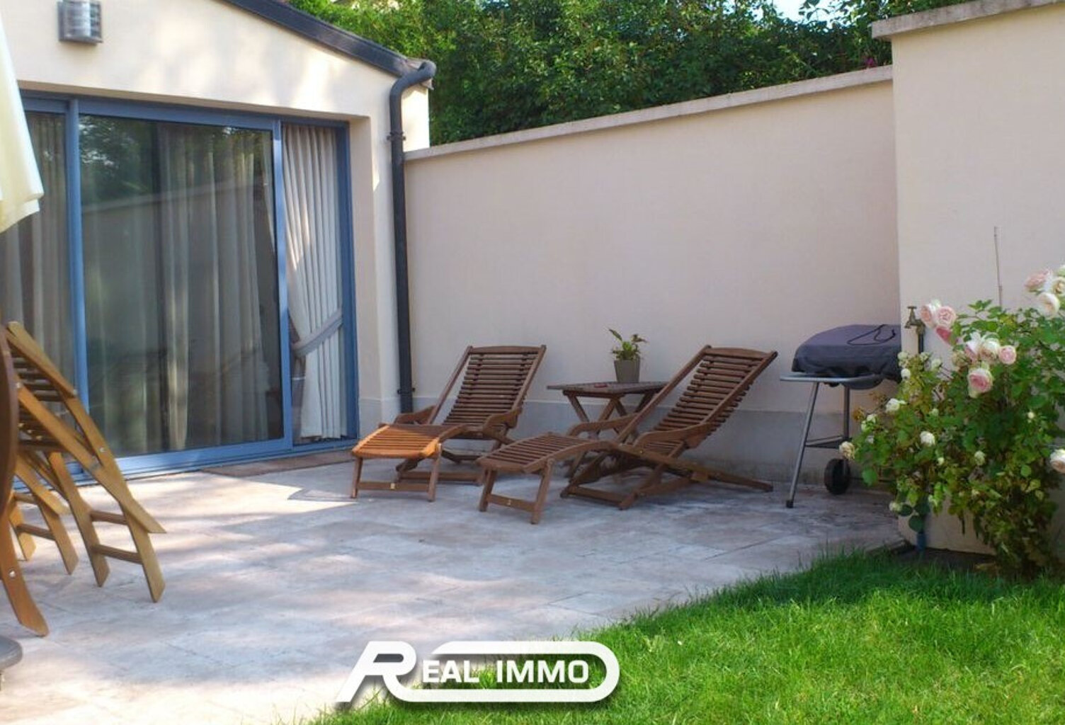 F2 DUPLEX DANS RÉSIDENCE CALME ET SÉCURISÉE — photo 1