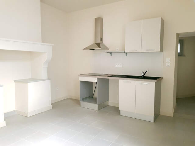 Location Appartement T3 Duplex 55 m2 — Nîmes Centre Historique - 2 Salles de Douche — photo du bien