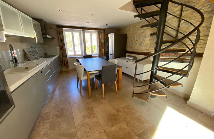 Achat / Vente Maison de Village de Caractère 160 m2 — Seynes (30320 - Proche Uzès) — Terrasse Tropézienne 33 m2, Cour, Garage & DPE A — photo 4