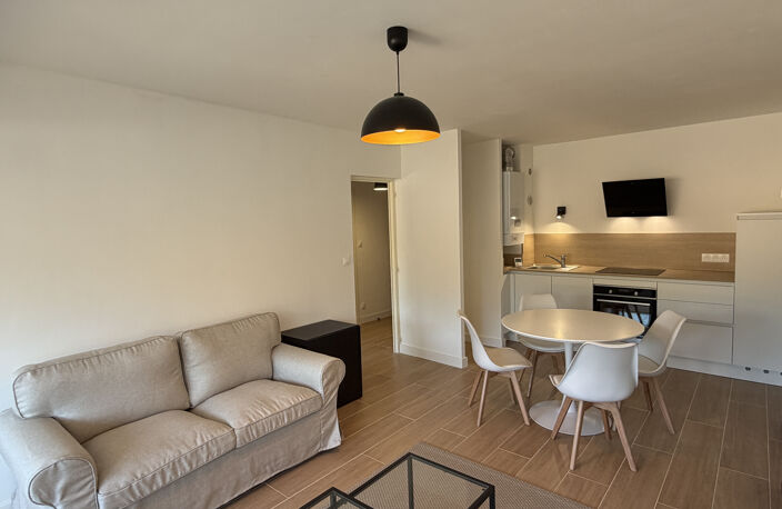 LOCATION APPARTEMENT MEUBLÉ 2 PIÈCES SETE METAIRIES — photo 3
