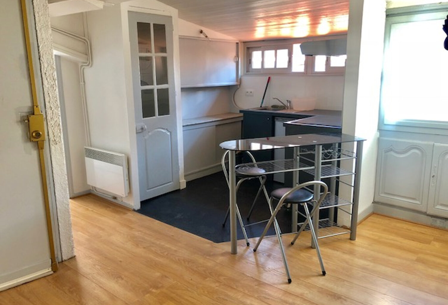 JEAN JAURES - T2 de 35m2 SUR COUR DANS UN IMMEUBLE DE CARACTÈRE — photo 1