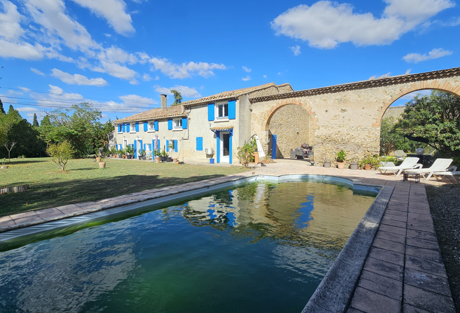 SUPERBE PROPRIETE A CAVANAC AVEC VUE SUR LE GOLF — photo 1