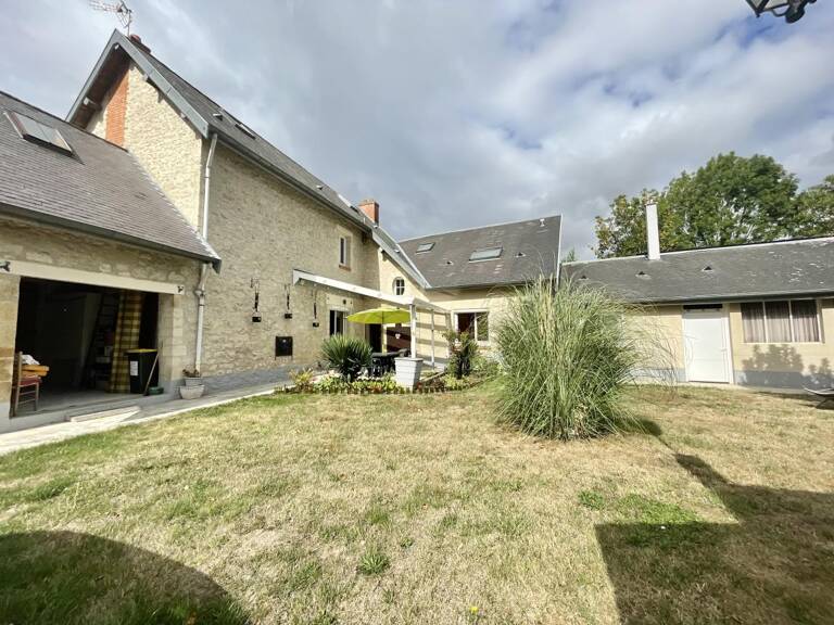 Maison 6 pièces avec dépendances. — photo 1