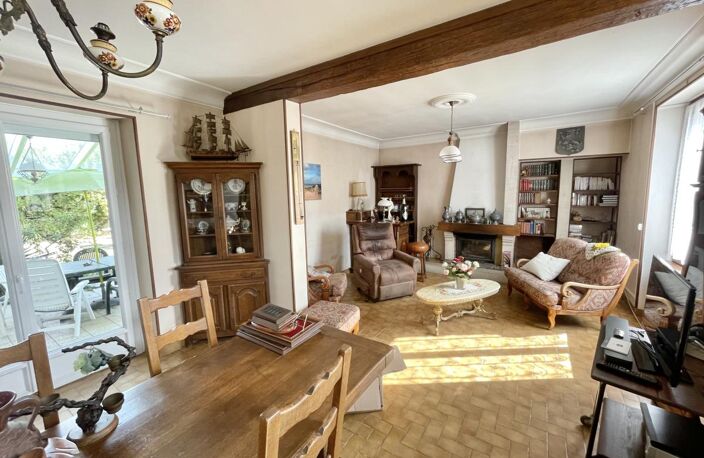 Maison 6 pièces avec dépendances. — photo 4