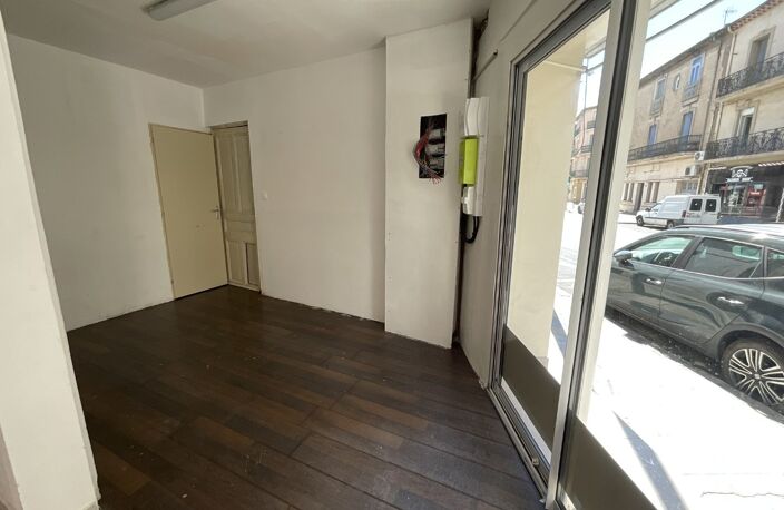 Local commercial — photo 2