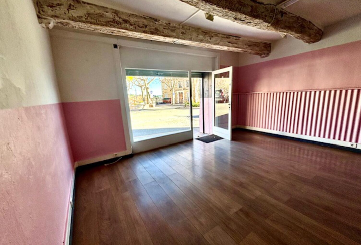 Location commerce  25 m² à Montauroux (83440) — photo 1