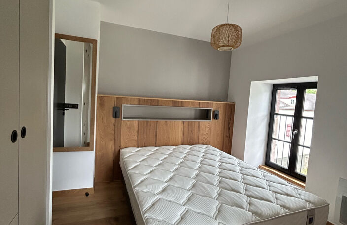 APPARTEMENT T2 MEUBLÉ À LOUER DANS UN IMMEUBLE ENTIÈREMENT RENOVÉ À UHART-CIZE — photo 3