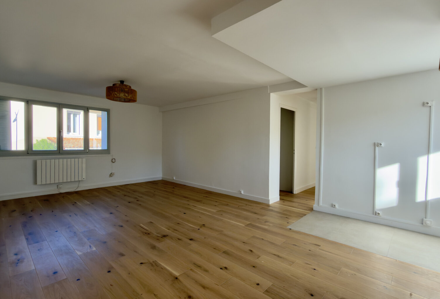 FRANCHEVILLE-LE-HAUT   T5 DE 90 M2 ENTIÈREMENT RÉNOVÉ   HYPE — photo 1