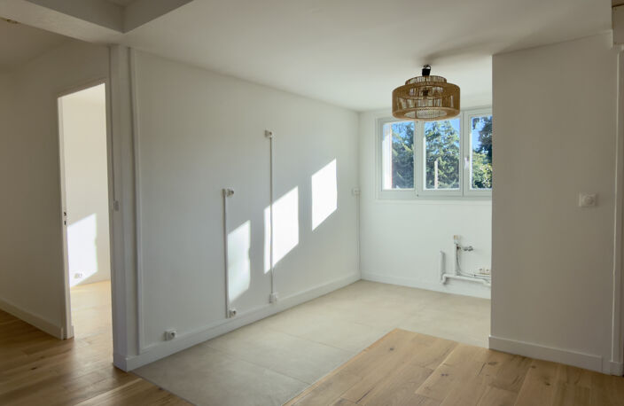 FRANCHEVILLE-LE-HAUT   T5 DE 90 M2 ENTIÈREMENT RÉNOVÉ   HYPE — photo 3
