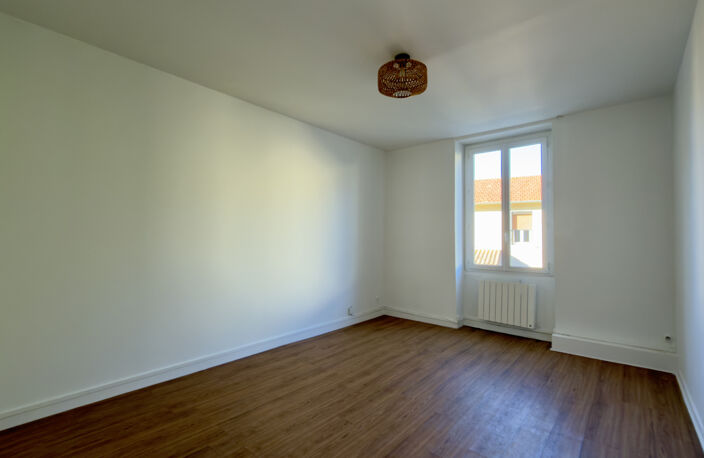FRANCHEVILLE LE HAUT   T4 DE 88M2   HYPER-CENTRE — photo 3