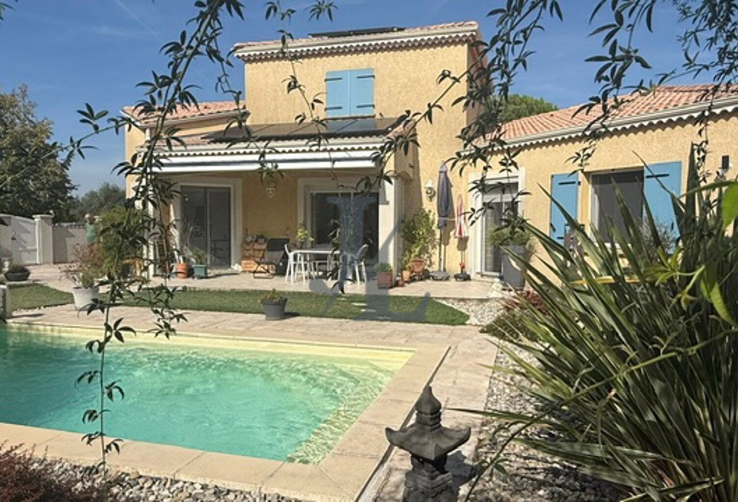 VILLA D’EXCEPTION EN EXCLUSIVITÉ AVEC PISCINE ET JARDIN SANS VIS-À-VIS — photo 1