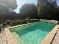 VILLA D’EXCEPTION EN EXCLUSIVITÉ AVEC PISCINE ET JARDIN SANS VIS-À-VIS — photo 2