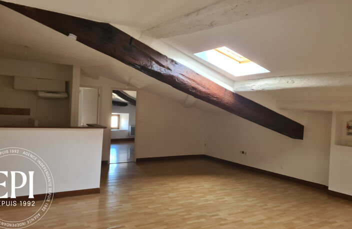 Charmant T4 sous les toits au coeur d'un village — photo 2