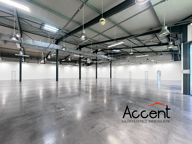 À VENDRE   LOCAL COMMERCIAL / PROFESSIONNEL DE 1 000 m2 ONET-LE-CHÂTEAU (12)   Zone commercia — photo 3