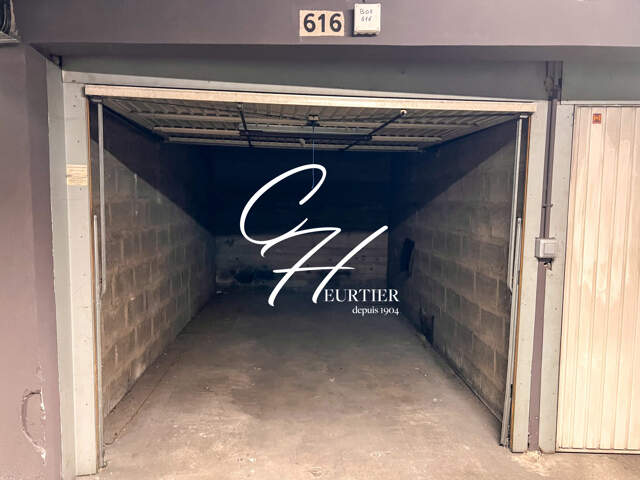 Garage Parking à vendre Grenoble — photo du bien
