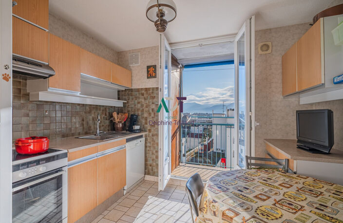 RUE MARBEUF - T5 de 95m² — photo 5