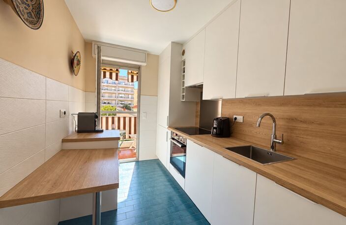 Libération : 2 Pièces rénové avec terrasse et cave — photo 4